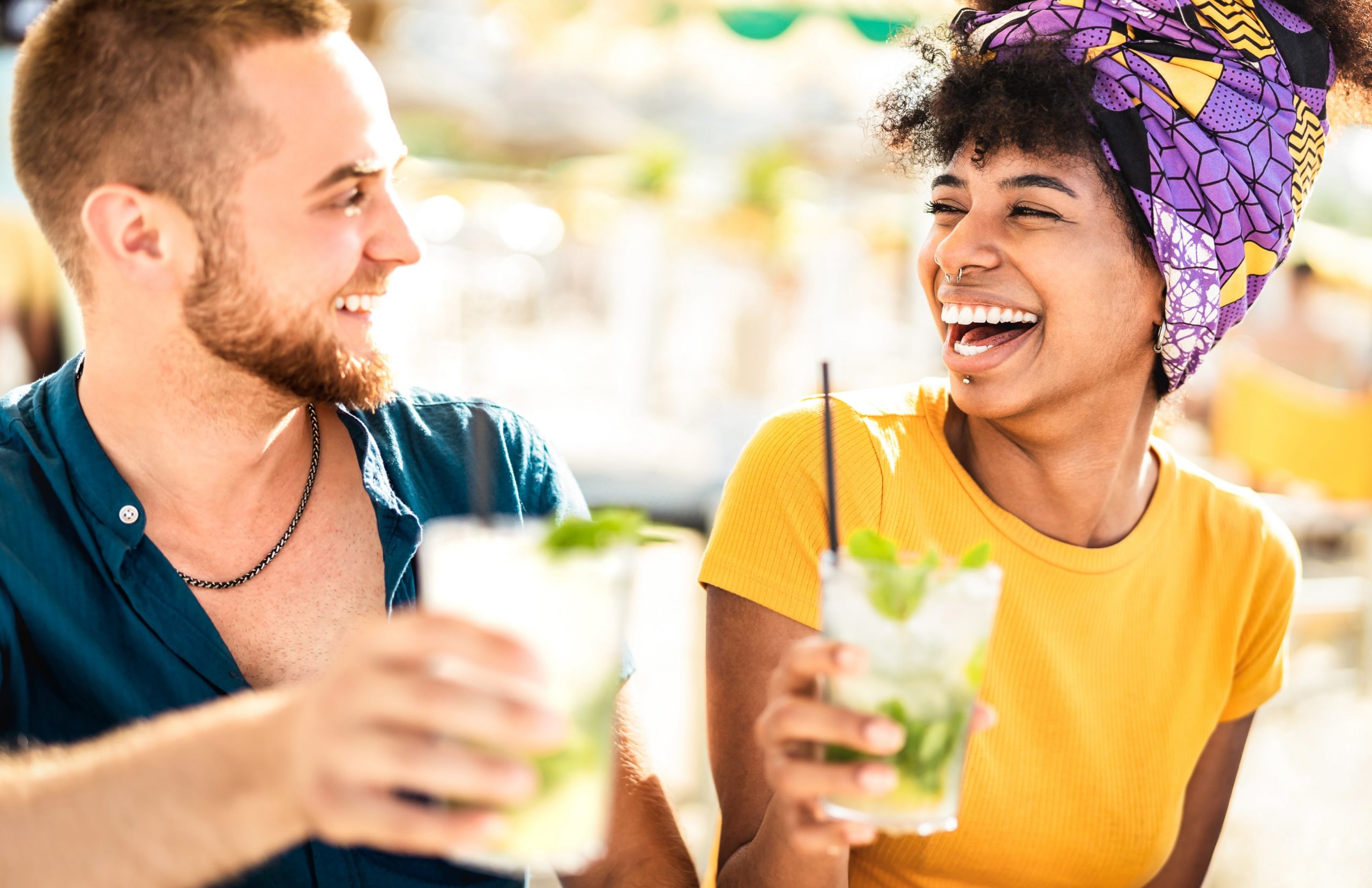 Couple enjoying free drinks and micro moments of delight-min